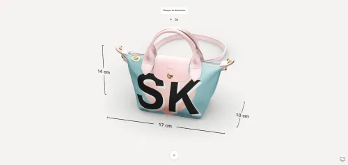 3D bag Longchamp Le Pliage with ciel background and initials with dimensions
