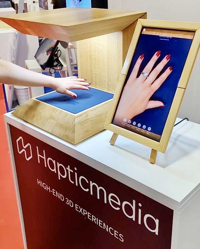 Jewelry VTO in-store solution